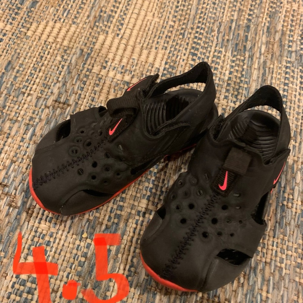 Toddler closed toe sandals